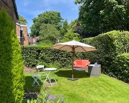 Glass Roofed, Private, Romantic Nook In Headingley