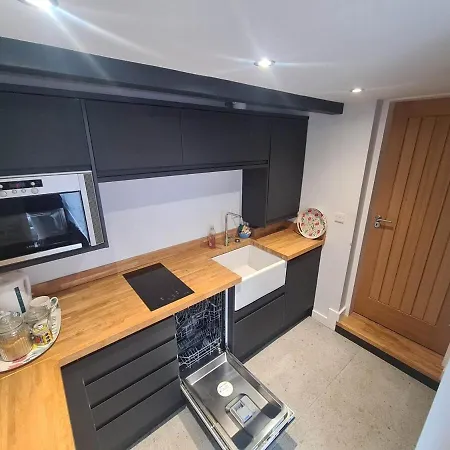 Apartment Glass Roofed, Private, Romantic Nook In Headingley Leeds (West Yorkshire)