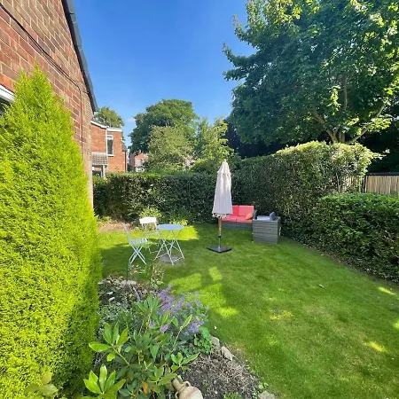 Apartment Glass Roofed, Private, Romantic Nook In Headingley Leeds (West Yorkshire)